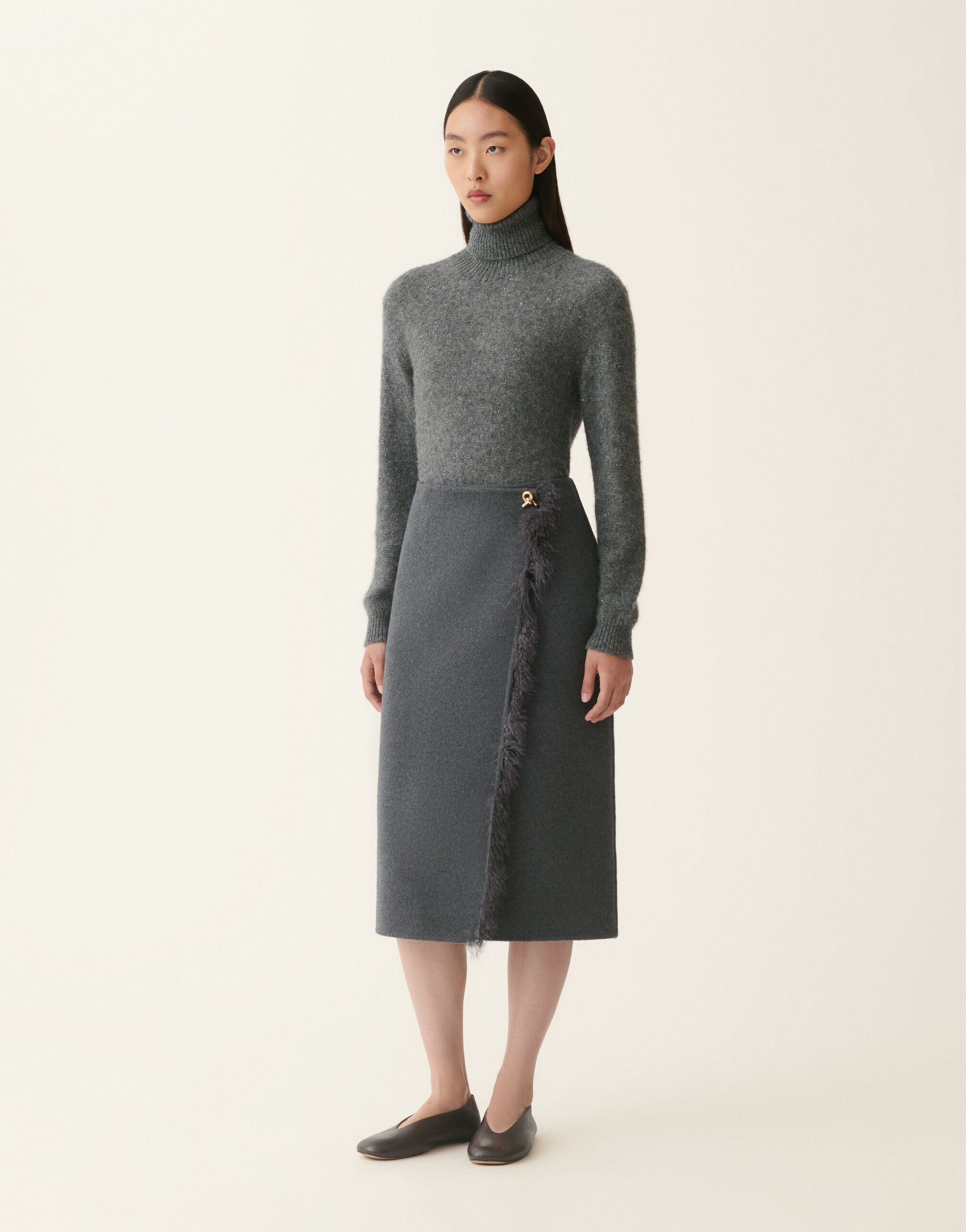 Wrap pencil skirt in wool double fabric, lead Fabiana Filippi Wrap pencil skirt in wool double fabric, lead Lead GND226F335M3840000