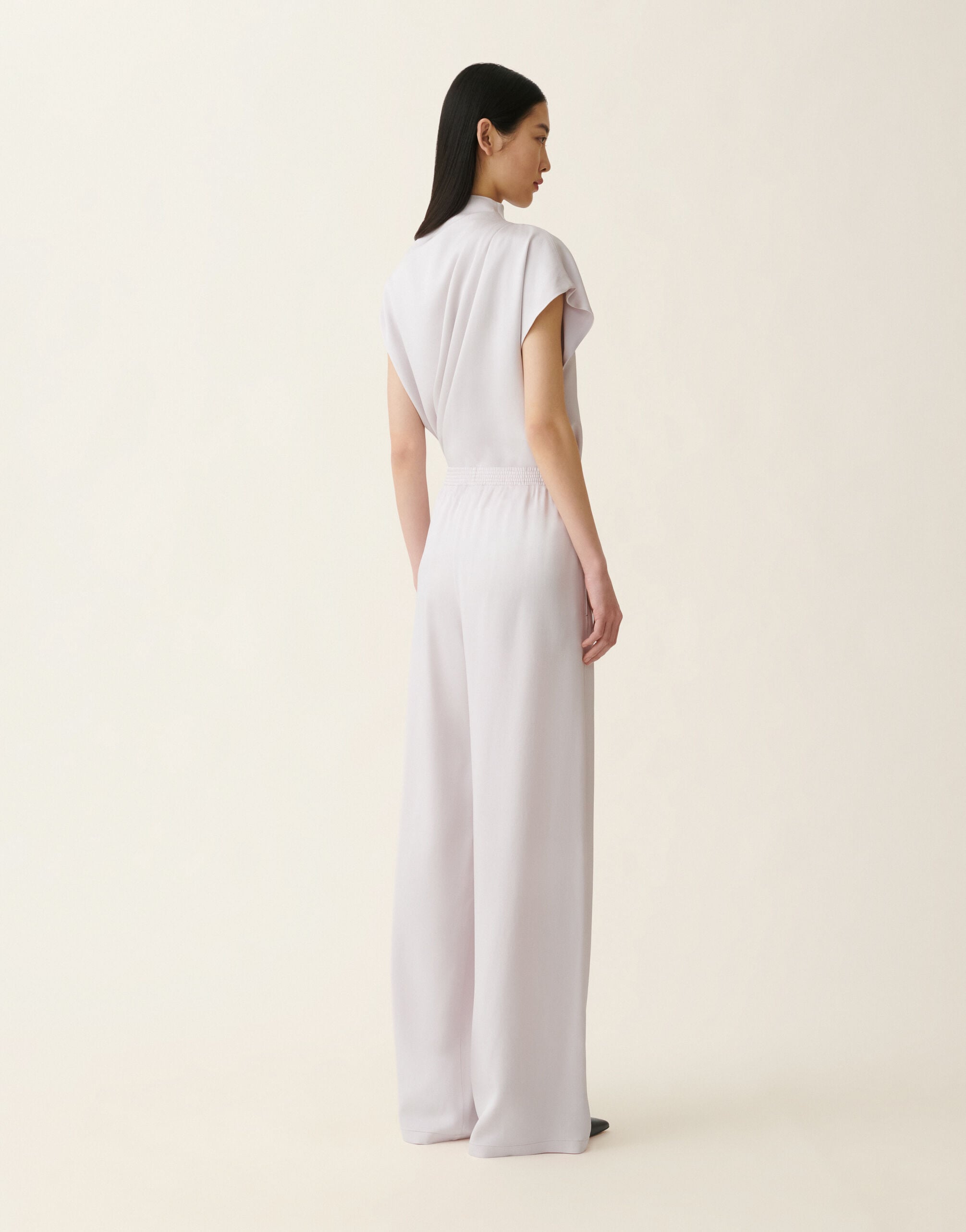 Amelia Hose aus glänzendem Enver-Satin, steinfarben Fabiana Filippi Amelia Hose aus glänzendem Enver-Satin, steinfarben Steinfarben PAD216F291D9820000
