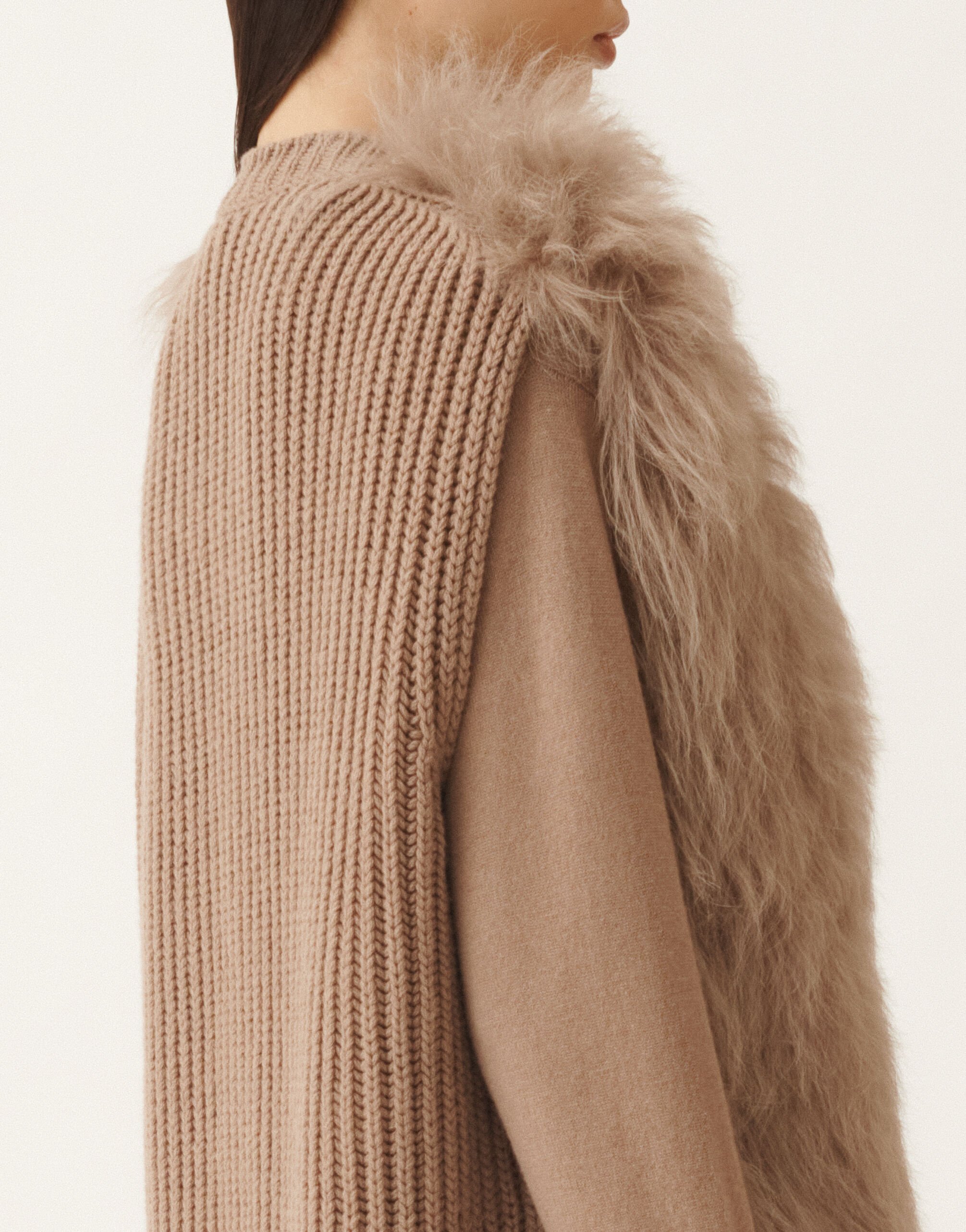Fabiana Filippi Shearling Langhaarweste, bark Braun PLD225F709L6440000