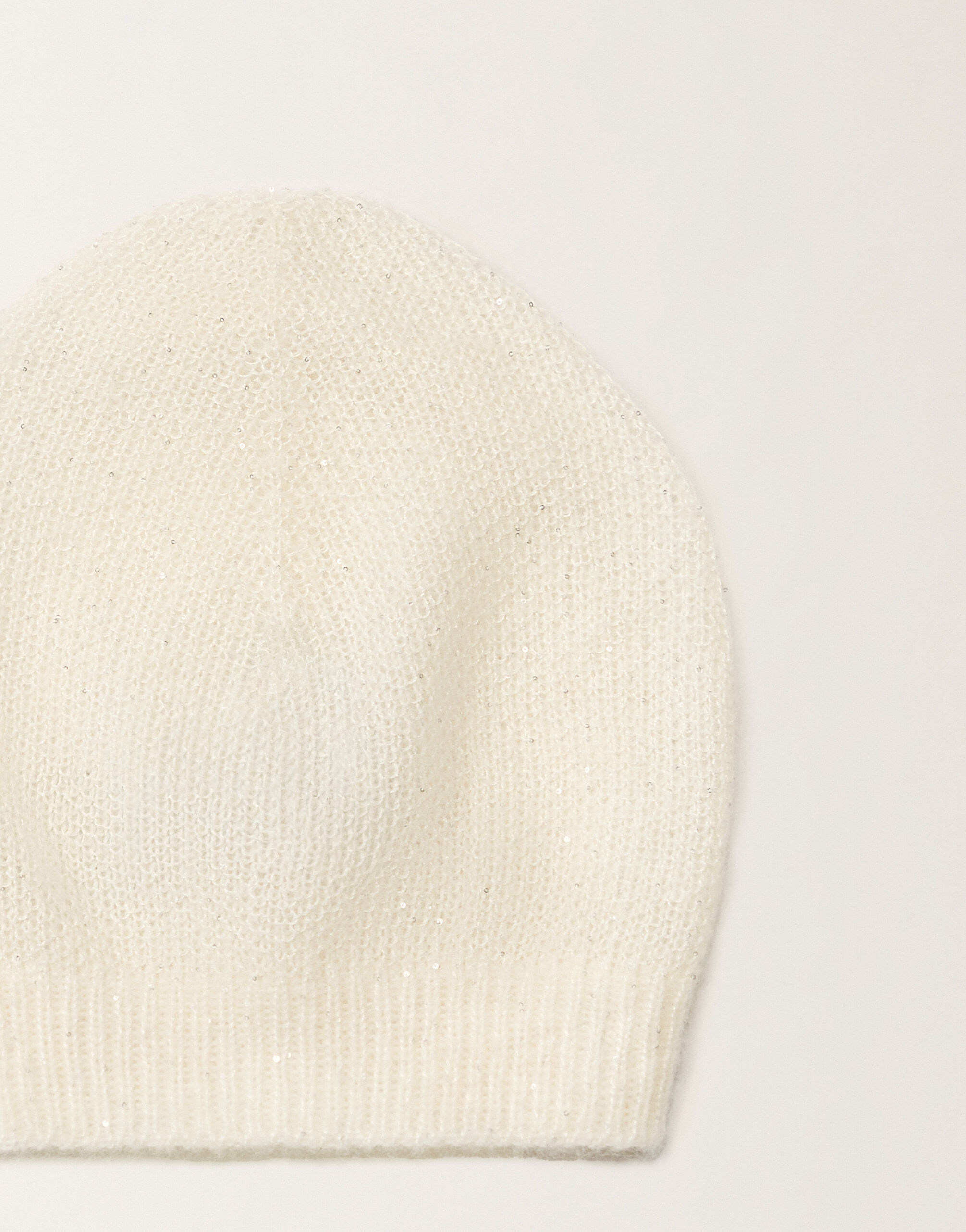 レディースMohair cap with micro sequins, raffia 新着アイテム