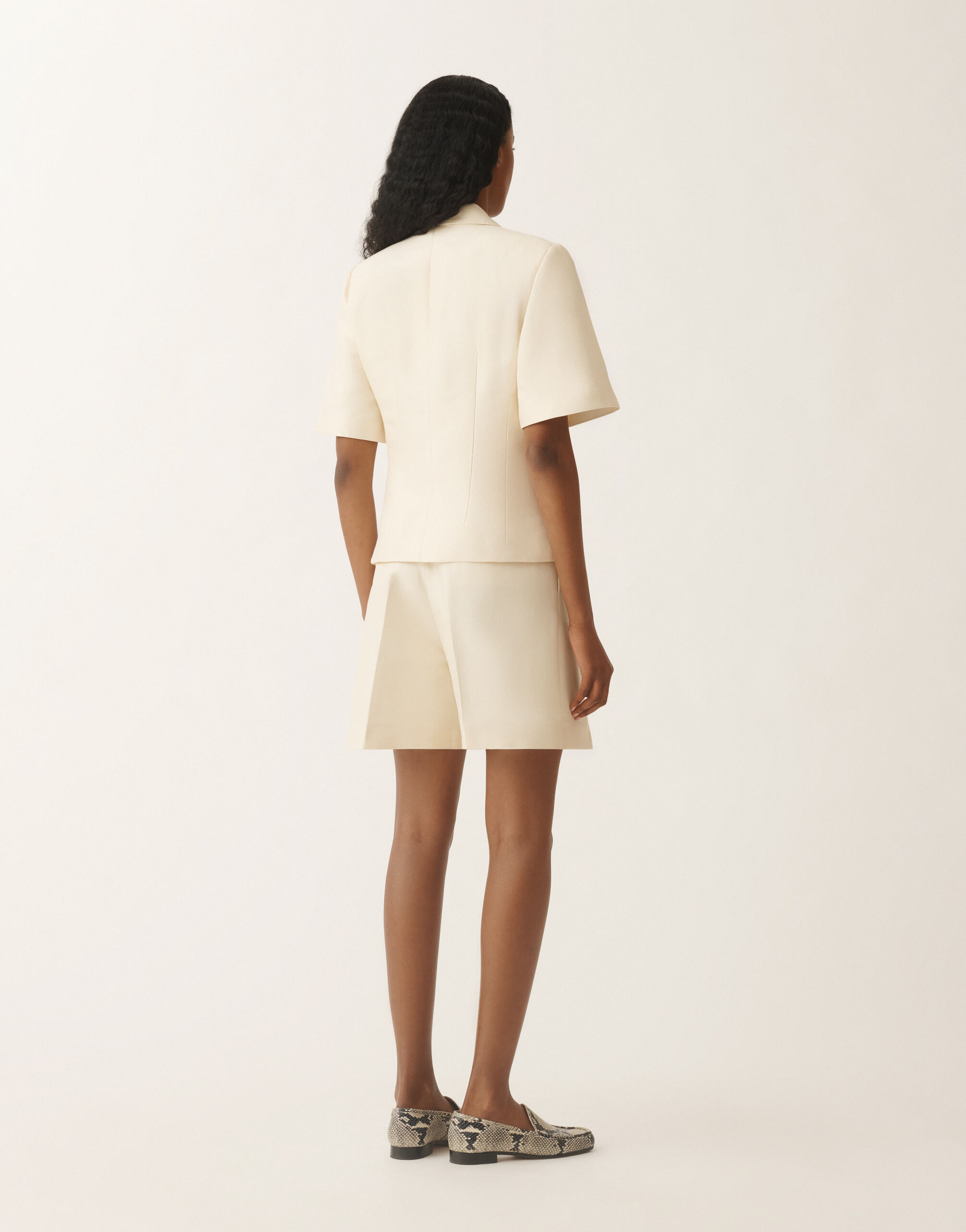 ジャケット FABIANA FILIPPI SS25 Short sleeve blazer (GCD275F677 D787) Cotton and silk short-sleeved mikado jacket, vanilla for