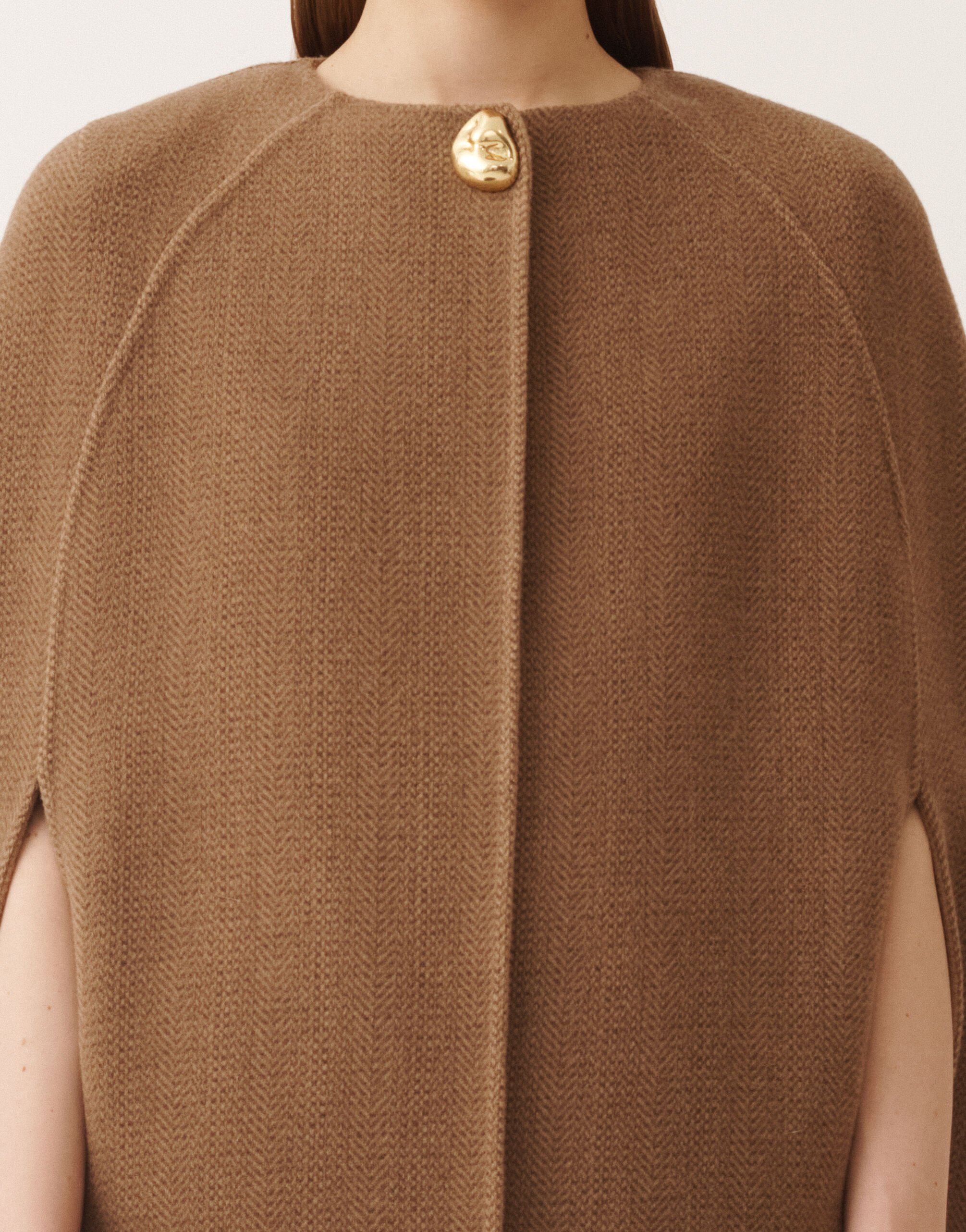 Fabiana Filippi Cape in soft double chevron, camel and ebony Brown CTD225F675D9230000