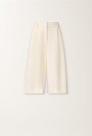 Fluid linen and viscose Bermuda shorts, in a butter hue Fabiana Filippi Fluid linen and viscose Bermuda shorts, in a butter hue BUTTER PAD276F794M1500000