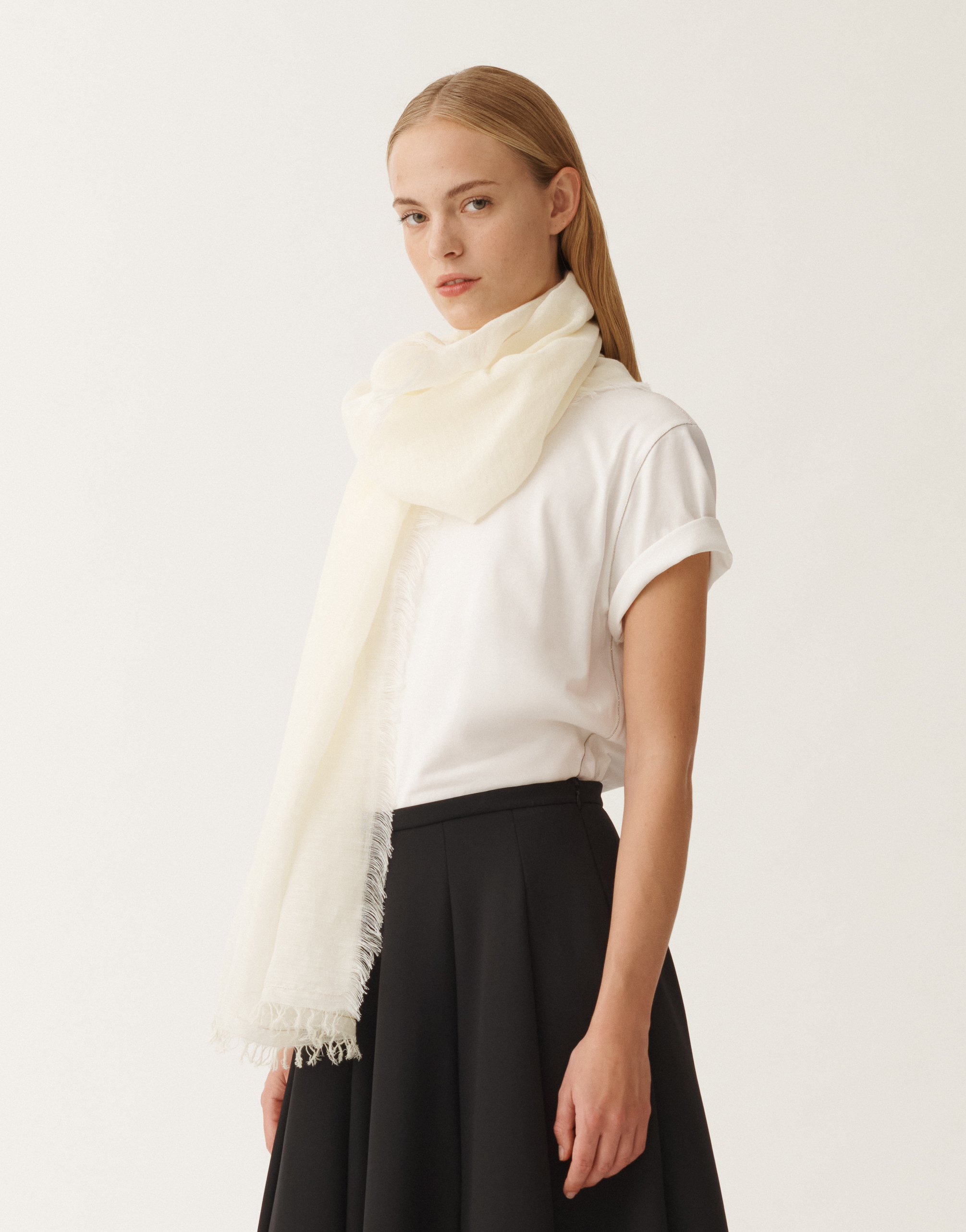 Fabiana Filippi Linen And Cotton Scarf In Butter