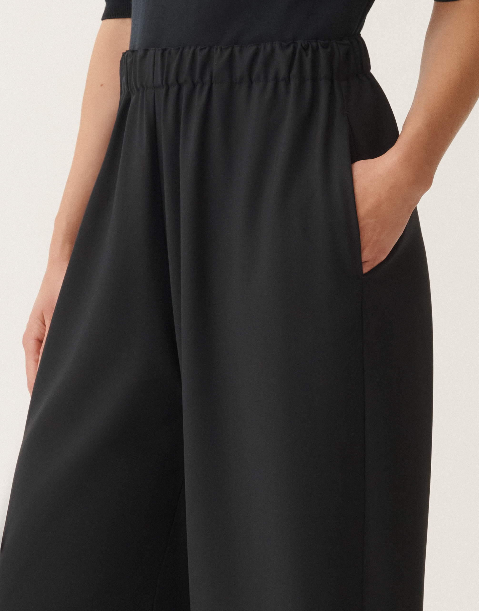 Shop Fabiana Filippi Trevi Cool Wool Trousers In Blue