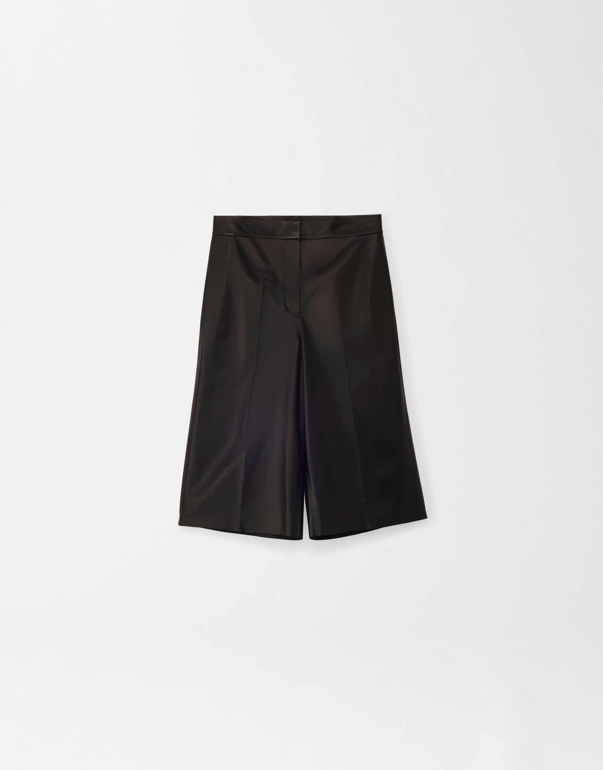 Fabiana Filippi Nappa Leather Bermuda Shorts In Black