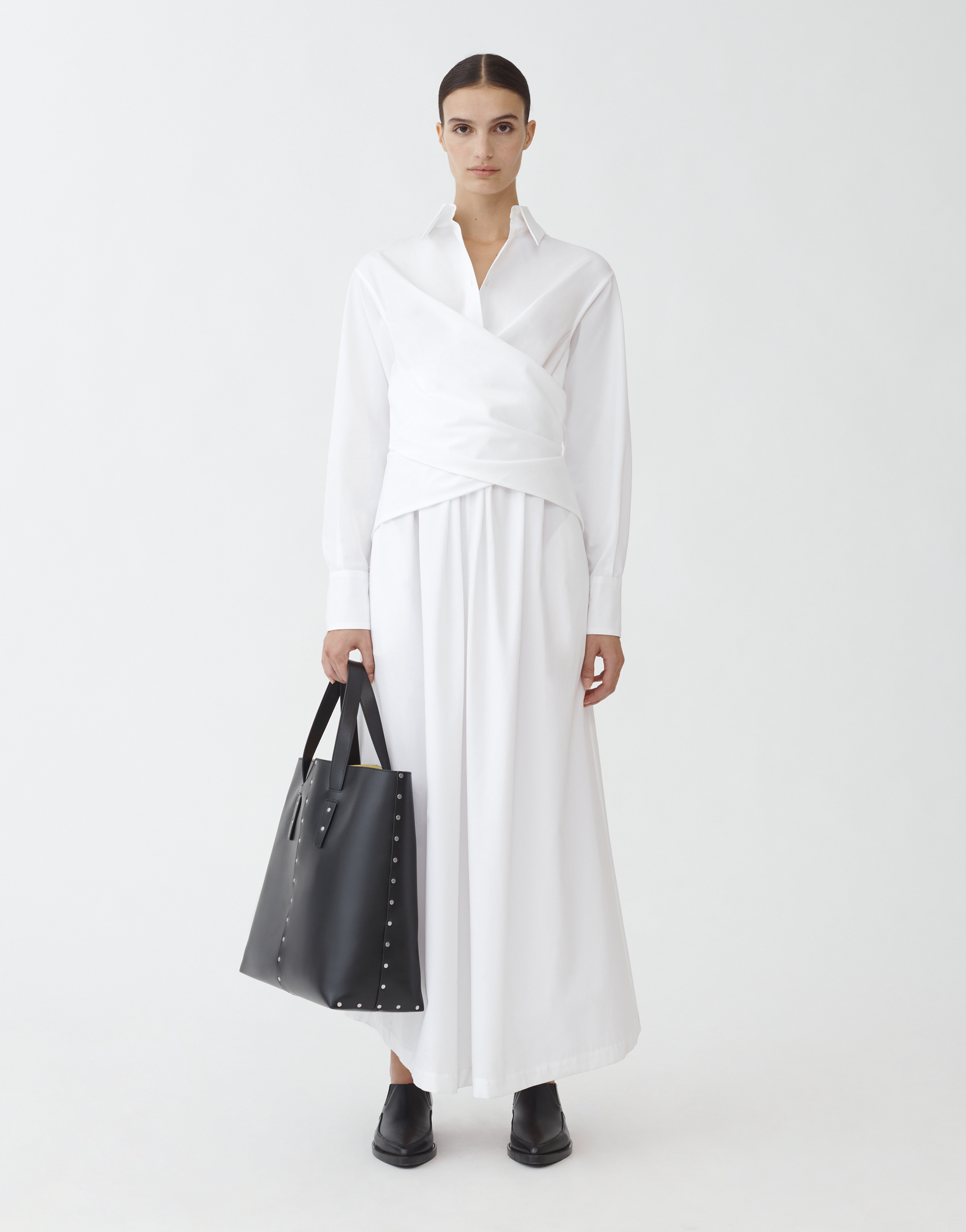 Shop Fabiana Filippi Leather Handbag In Black