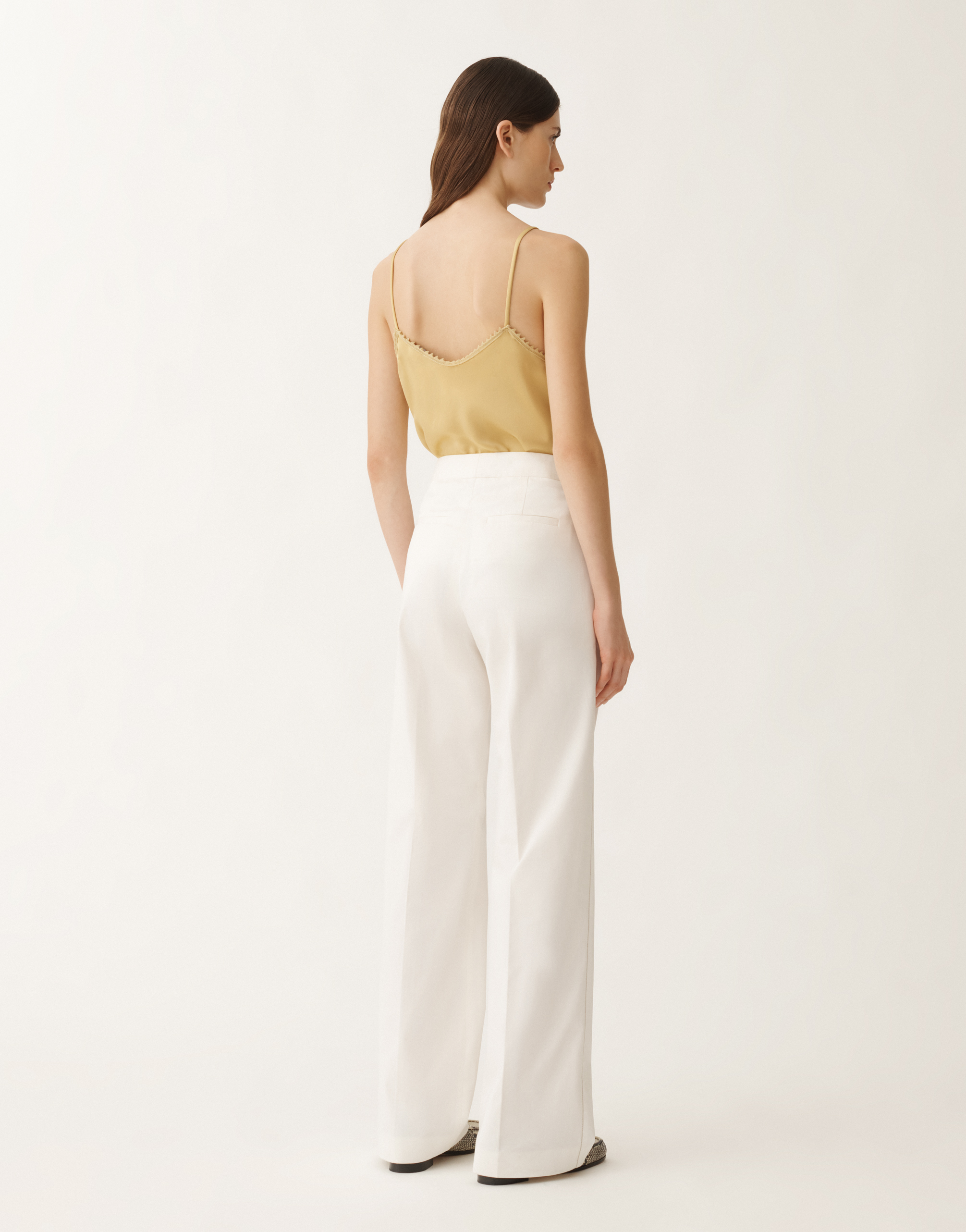 Fabiana Filippi Elastic Waistband Straight Leg Trousers With Pleated Front In White