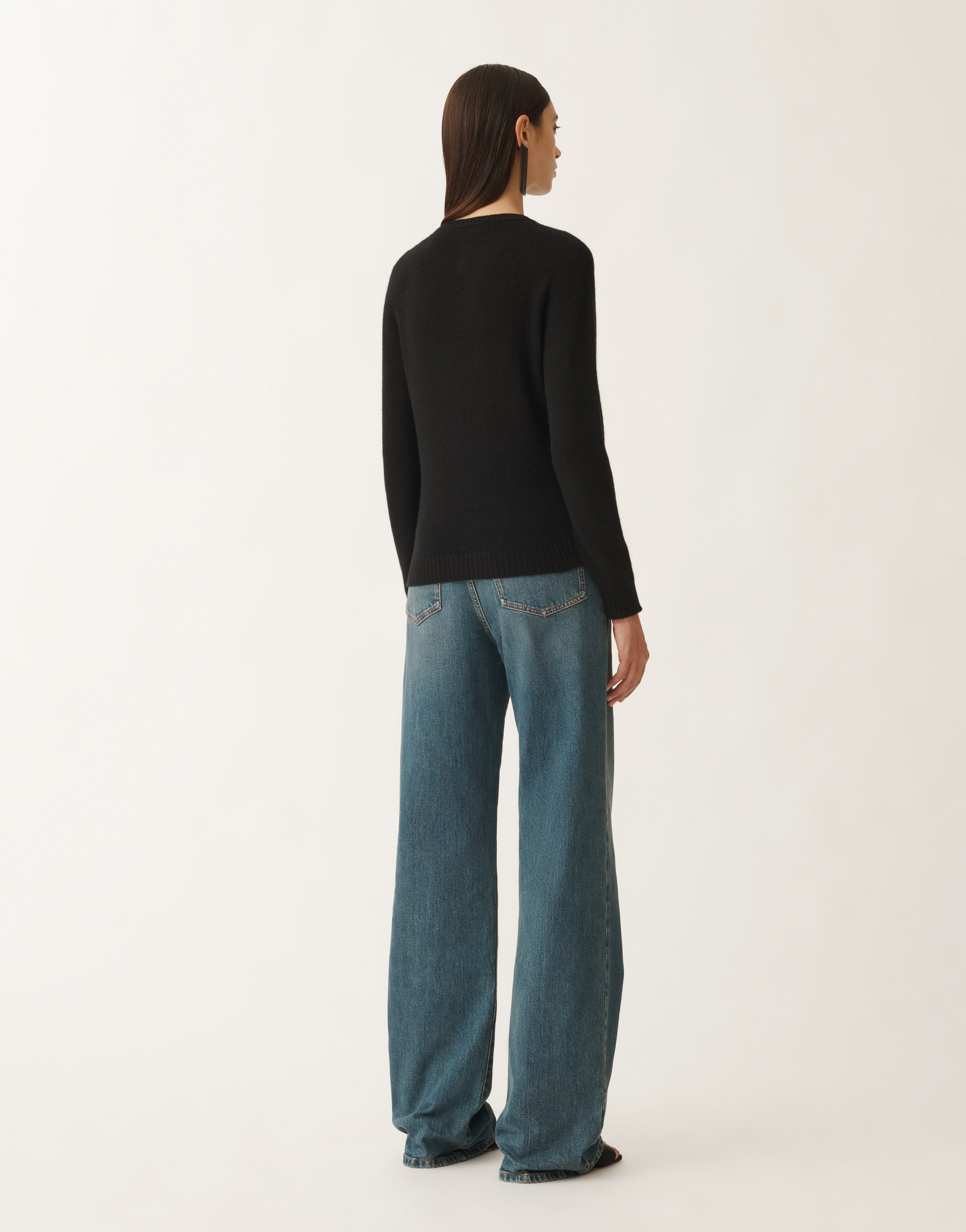 Fabiana Filippi Cashmere Gauzed Crewneck Sweater In Black