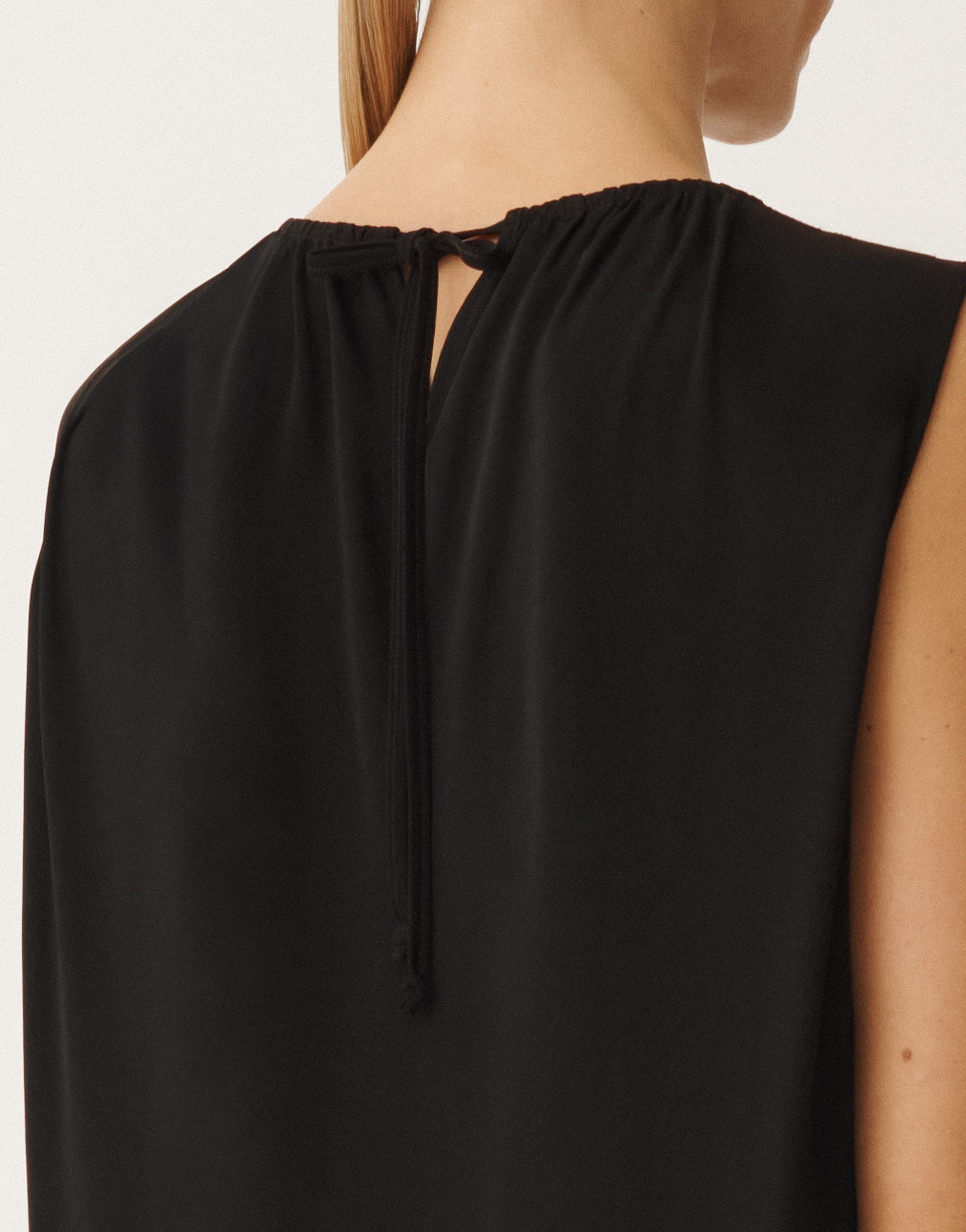 Fabiana Filippi Fluid Viscose Jersey Top In Black