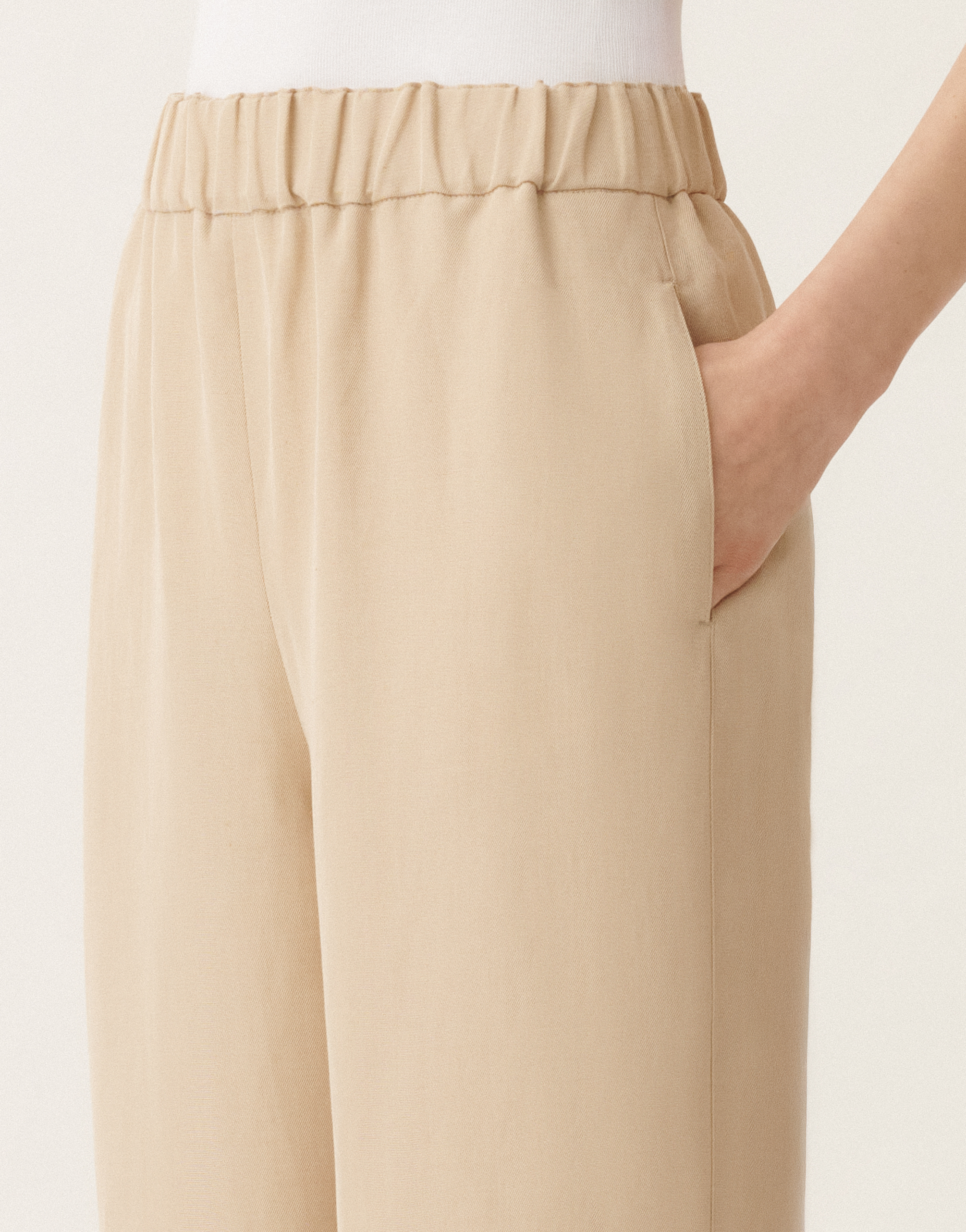 Shop Fabiana Filippi Orvieto Linen And Viscose Trousers In Sand
