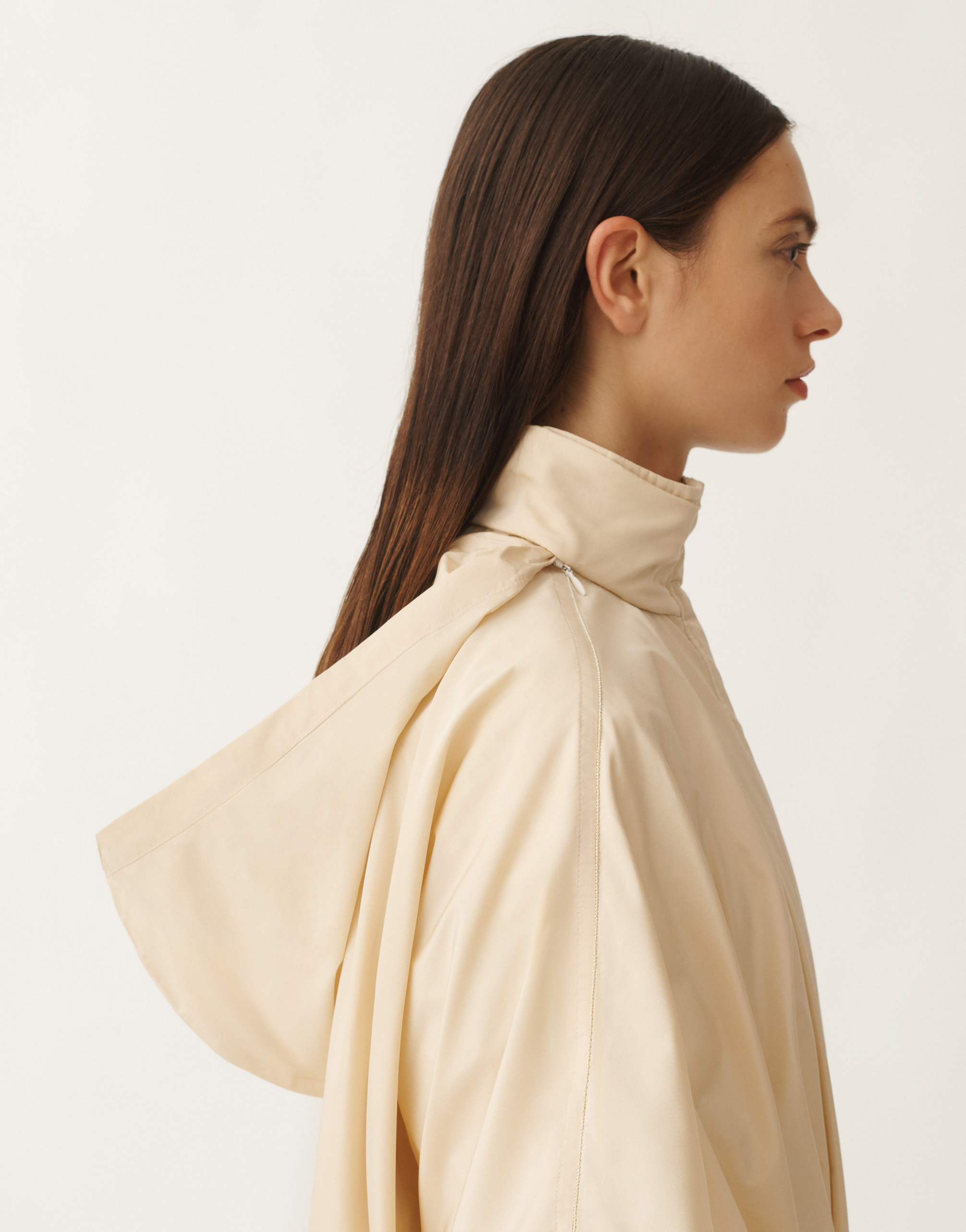 Fabiana Filippi Technical Taffeta Cape In White