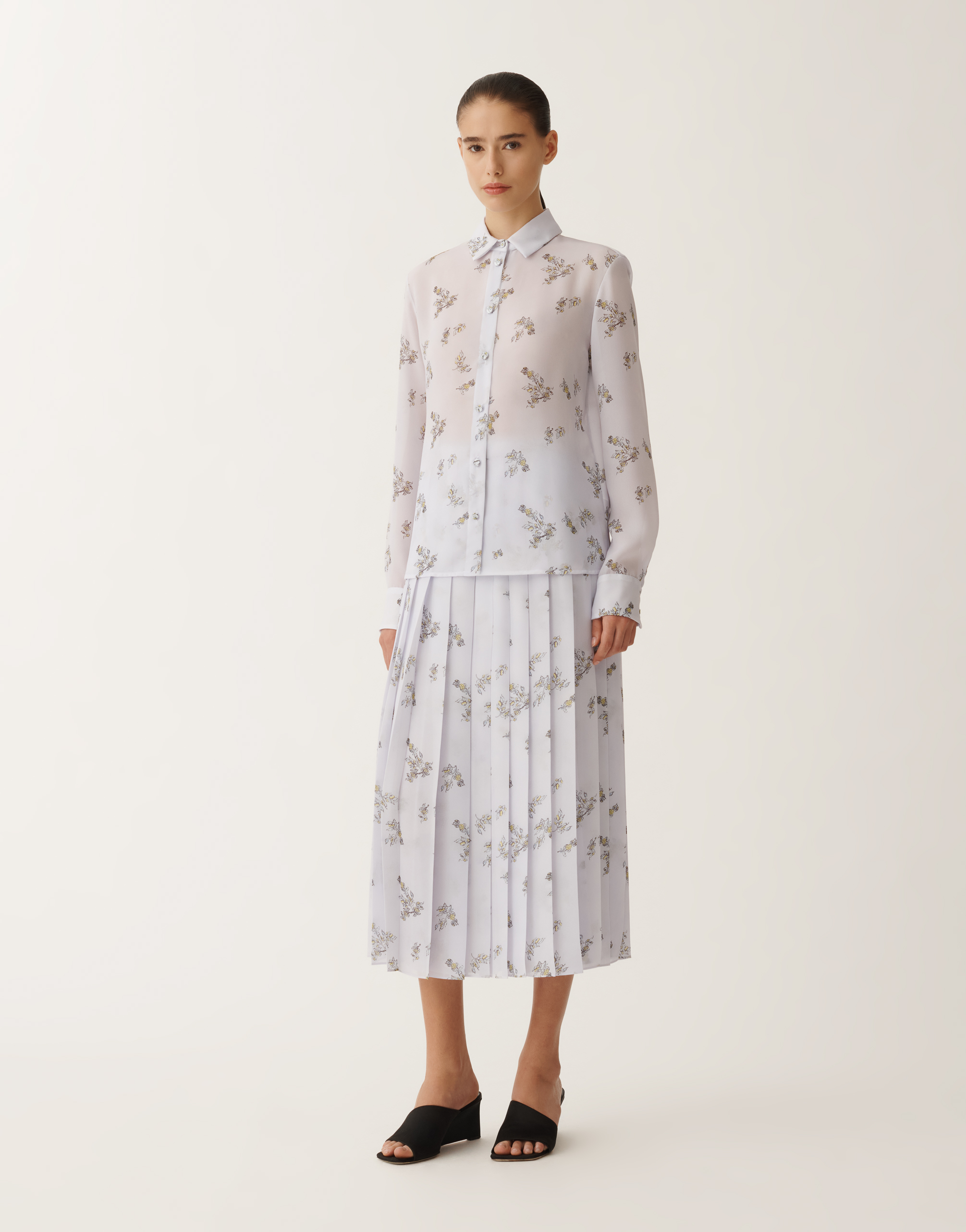 Shop Fabiana Filippi Georgette T-shirt With Painted Botanical Print In Lavender
