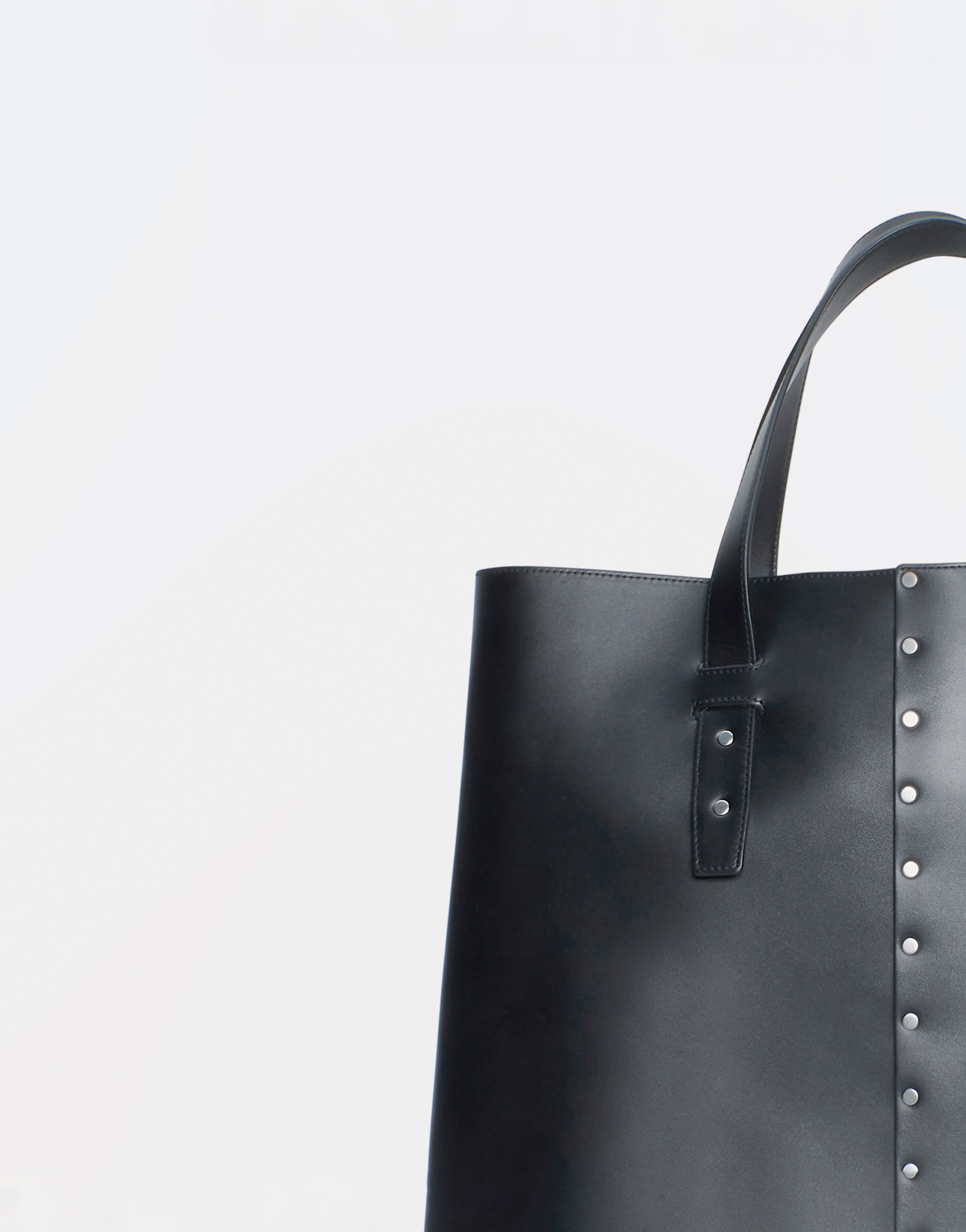 Shop Fabiana Filippi Leather Handbag In Black