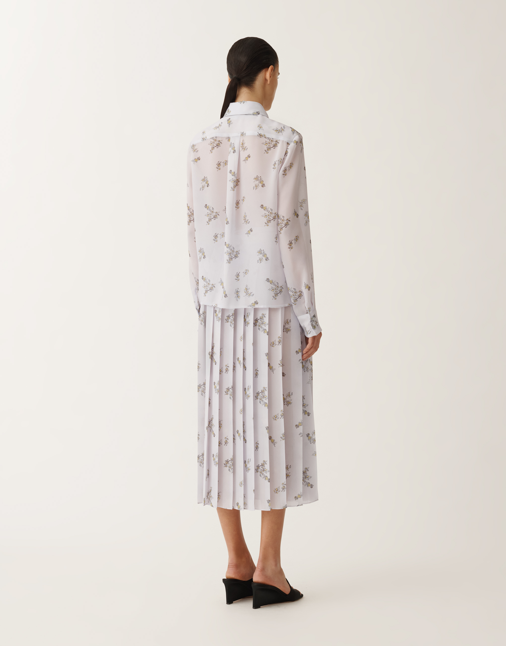 Shop Fabiana Filippi Georgette T-shirt With Painted Botanical Print In Lavender