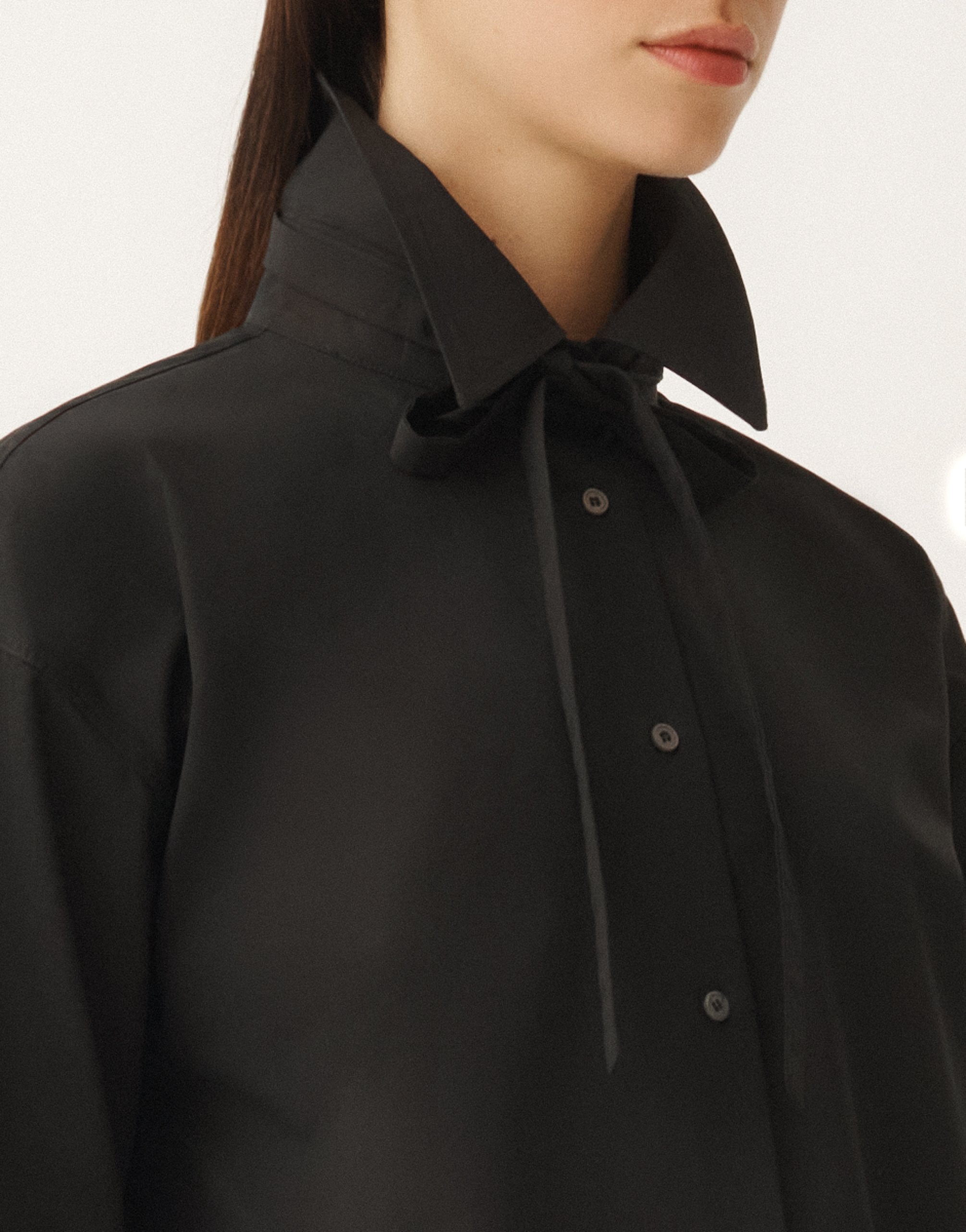 Fabiana Filippi Cotton Poplin Shirt With Knotted Lace Collar In Black