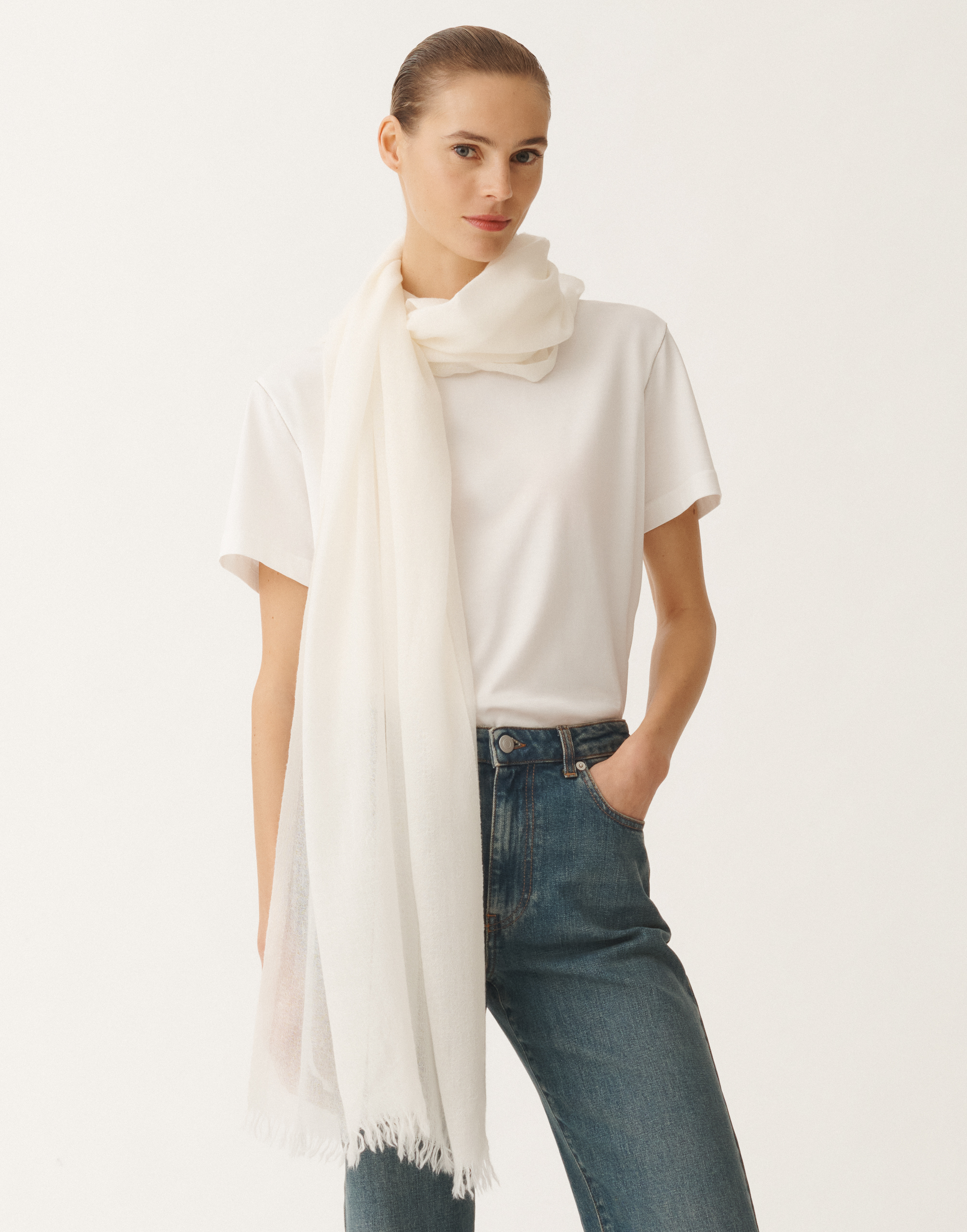 Shop Fabiana Filippi Cashmere Scarf In White