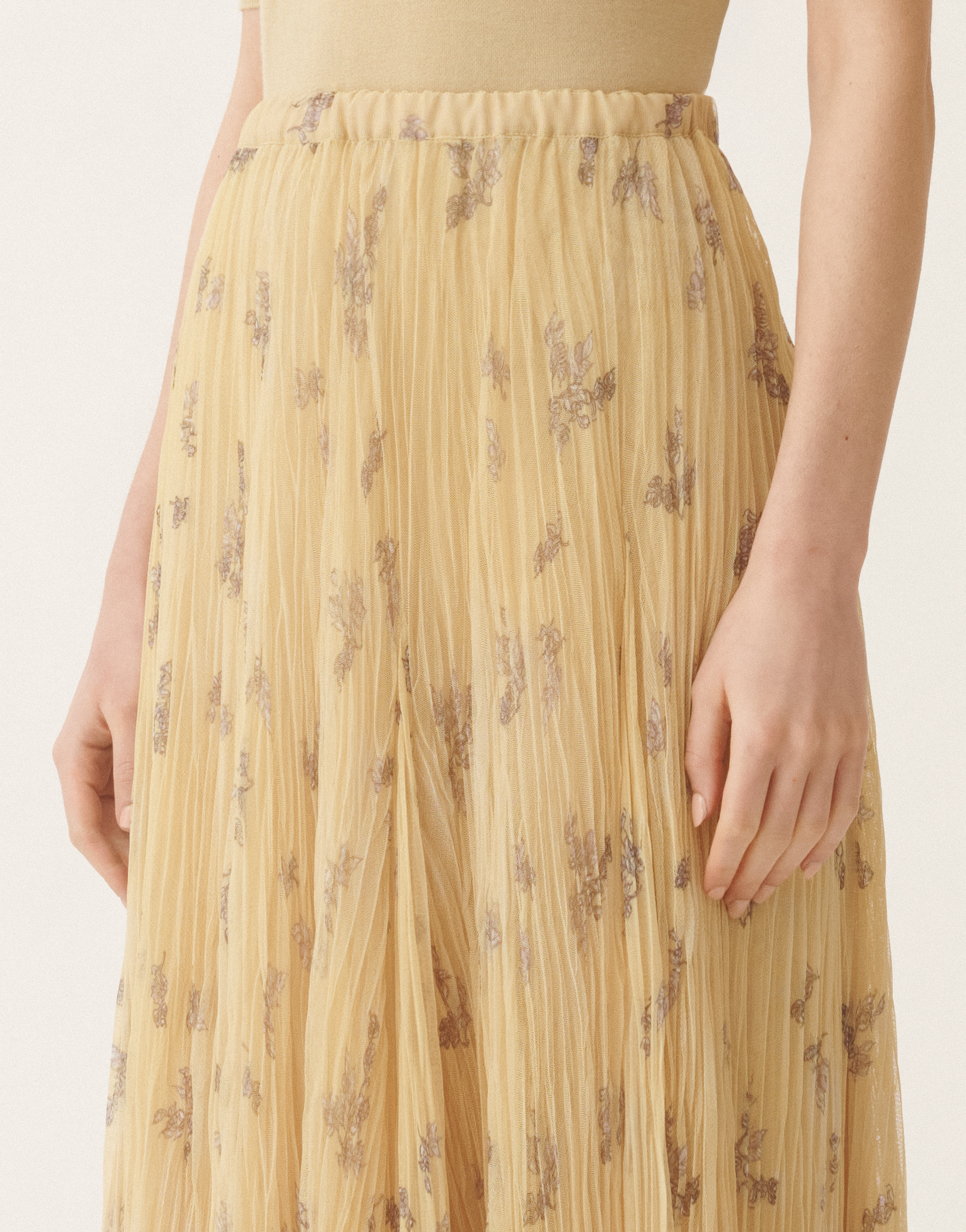 Fabiana Filippi Pleated Tulle Skirt With Painted Botanical Print In Canary