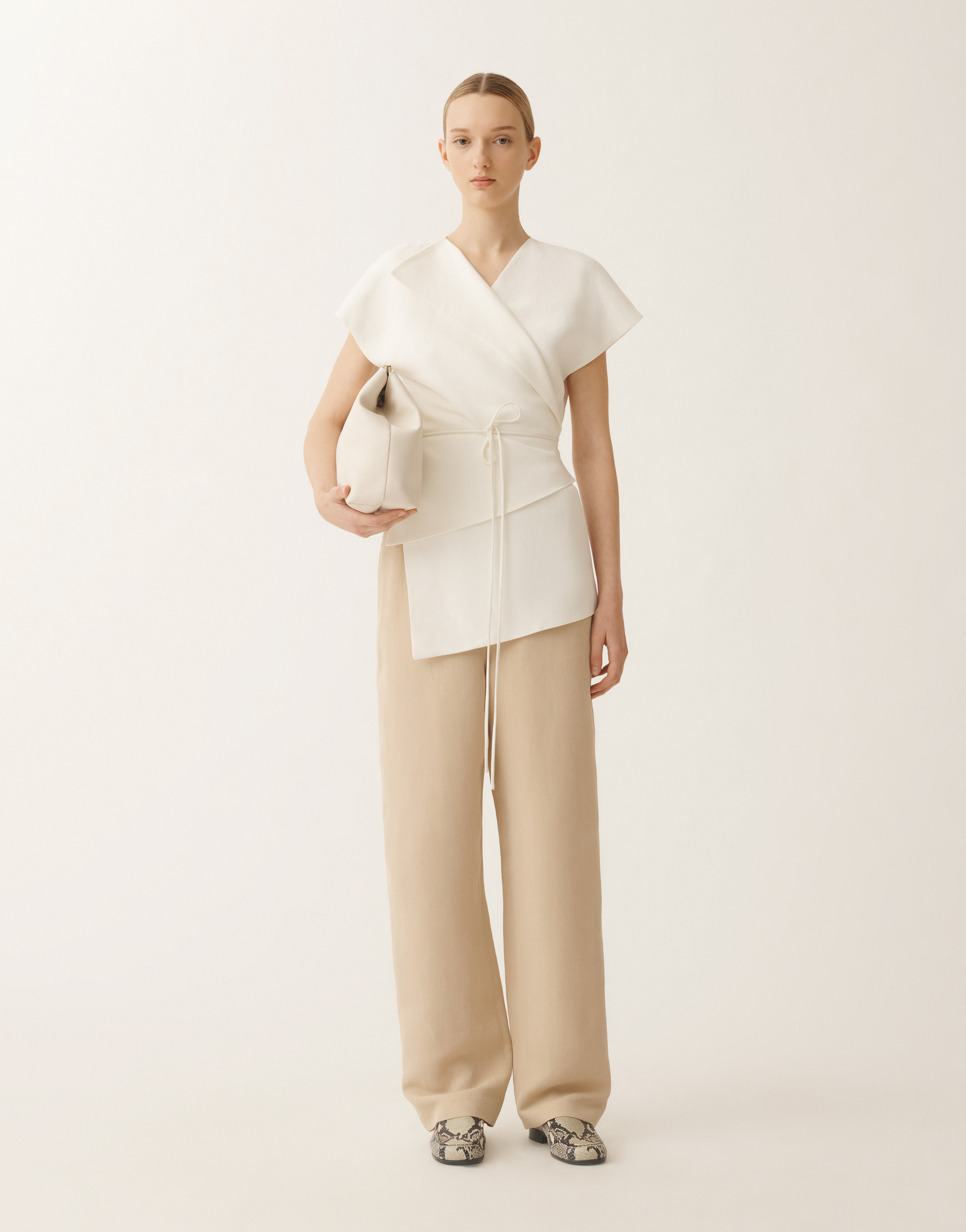 Shop Fabiana Filippi Orvieto Linen And Viscose Trousers In Sand